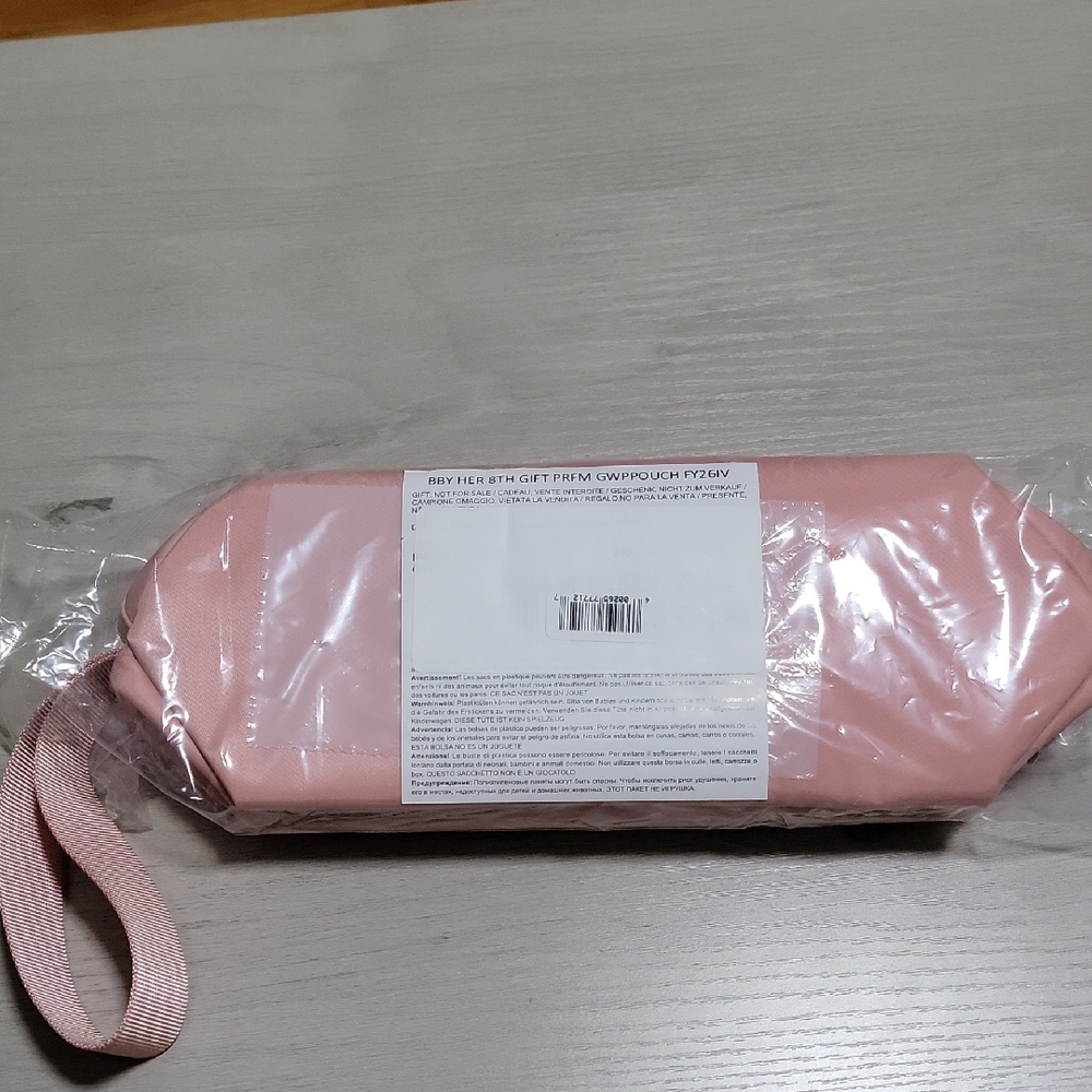Burberry Blush (Pink) Toiletry Wristlet    Pouch Makeup Bag